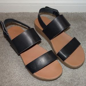 Steve Madden platform sandals